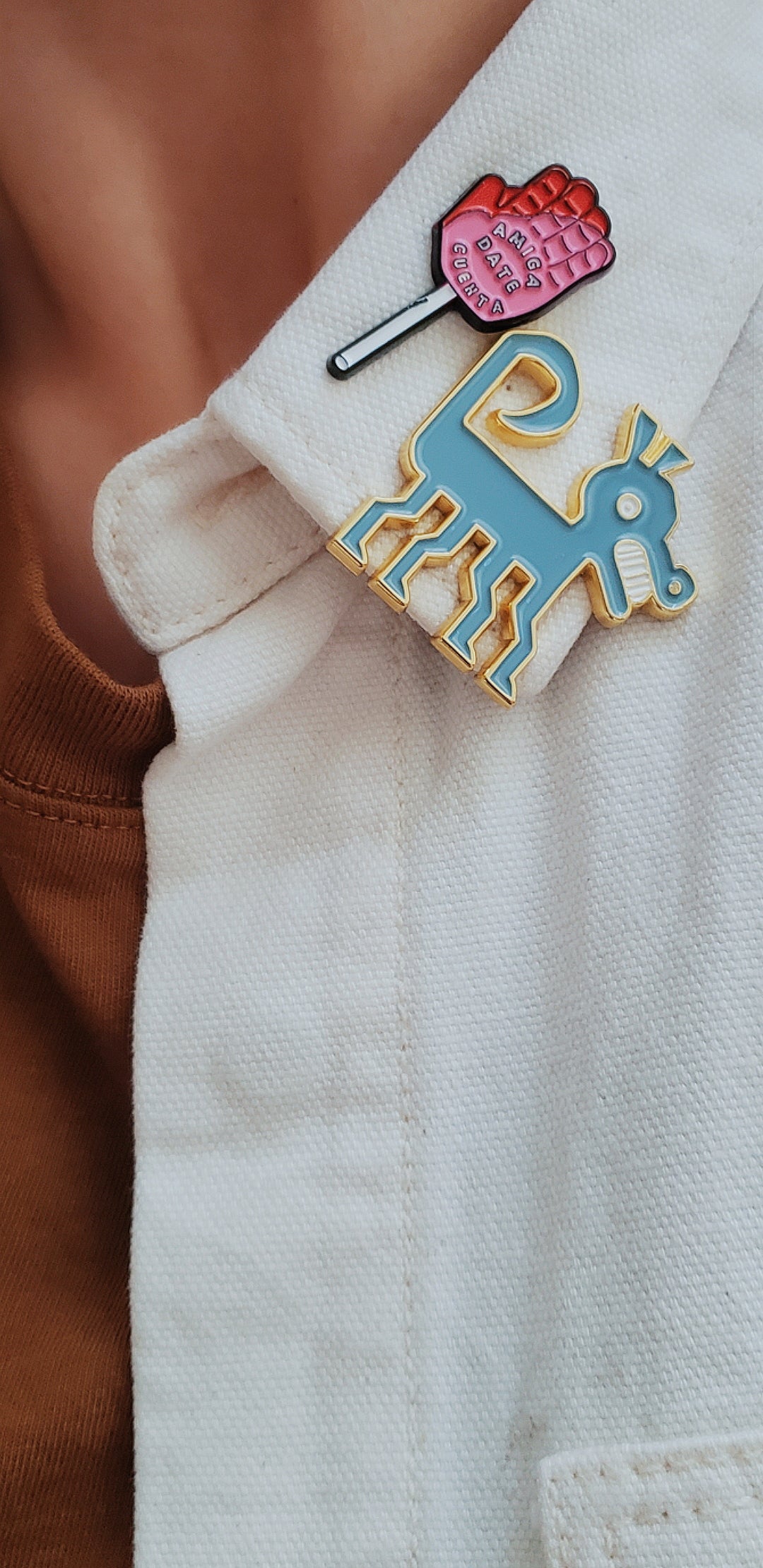 <transcy>Pin "Friend Realize"</transcy>