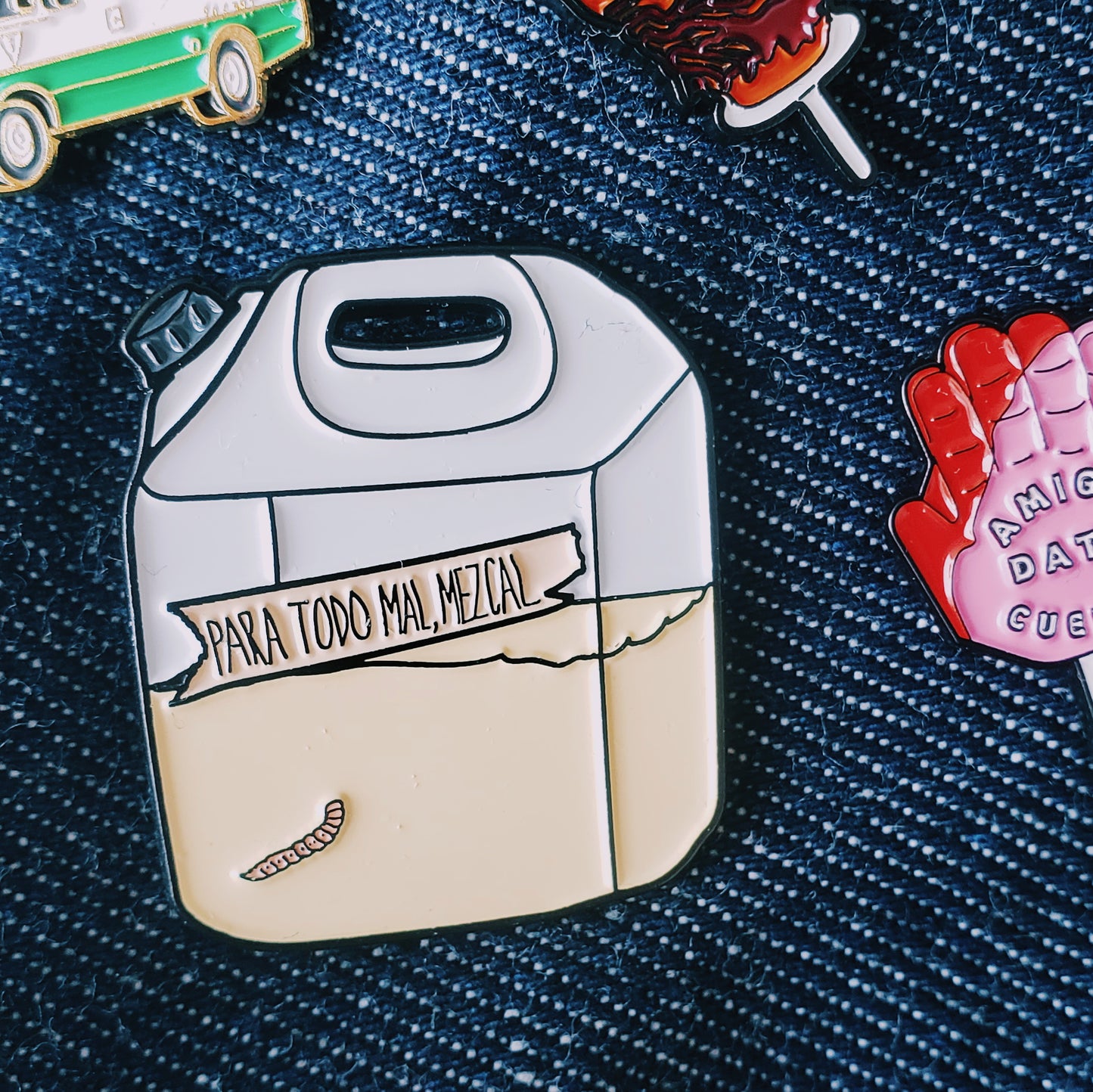 <transcy>Pin "Garrafa de Mezcal"</transcy>