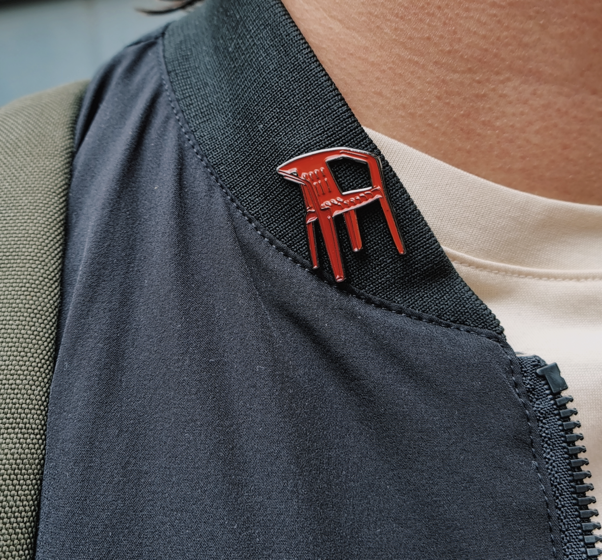 Pin "Silla de Plástico"